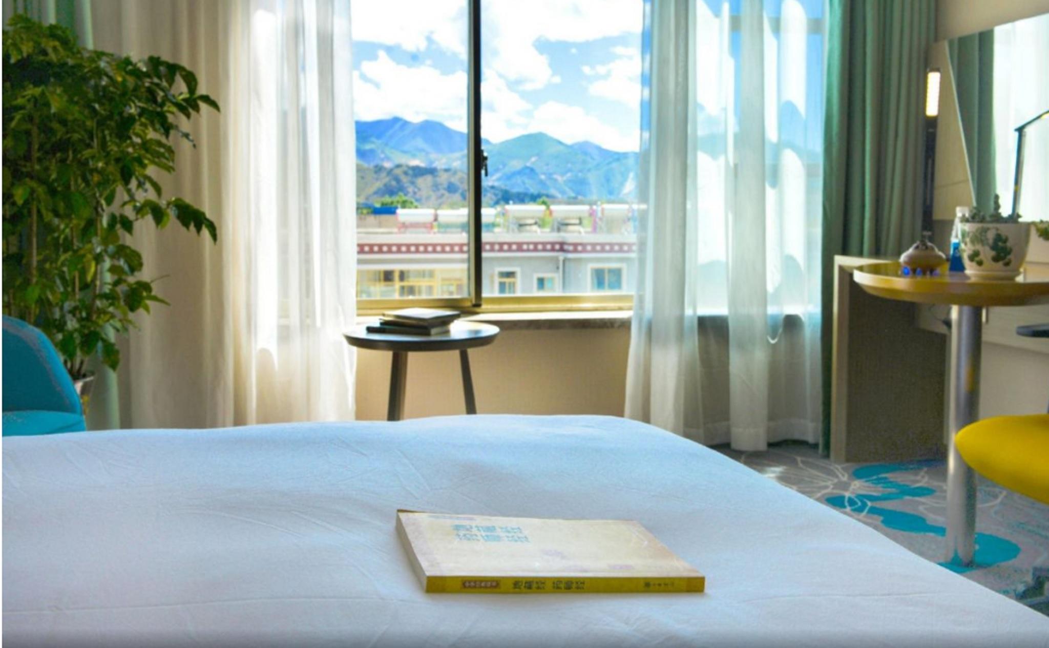 Holiday Inn Express Lhasa Potala Palace, An Ihg Hotel Exteriör bild